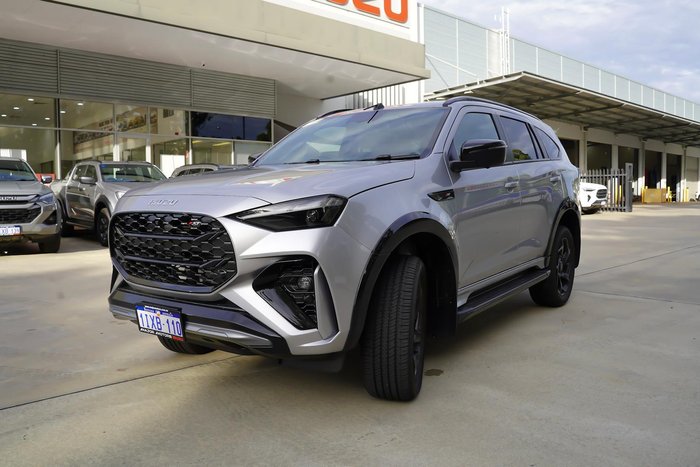 2025 Isuzu MU-X X-TERRAIN
