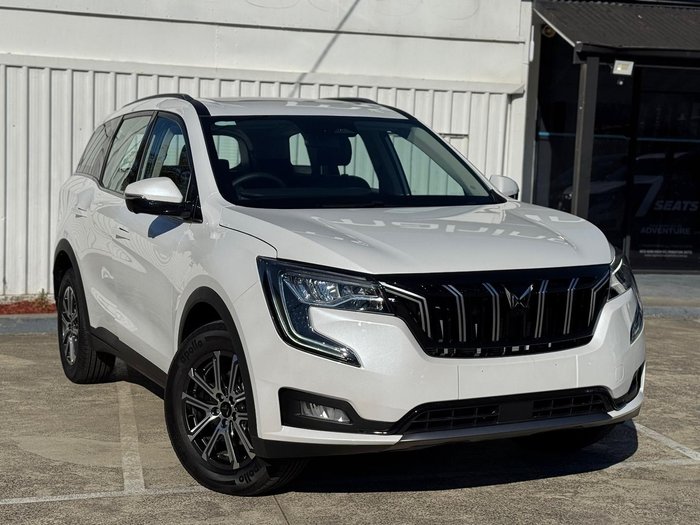 2025 Mahindra XUV700 AX7L