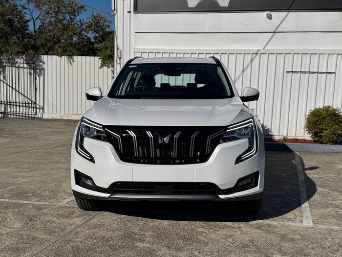 2025 Mahindra XUV700 AX7L