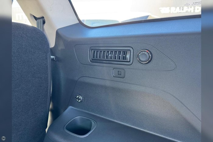 2025 Mahindra XUV700 AX7L