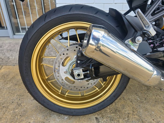 2025 Kawasaki Z900RS SE Black