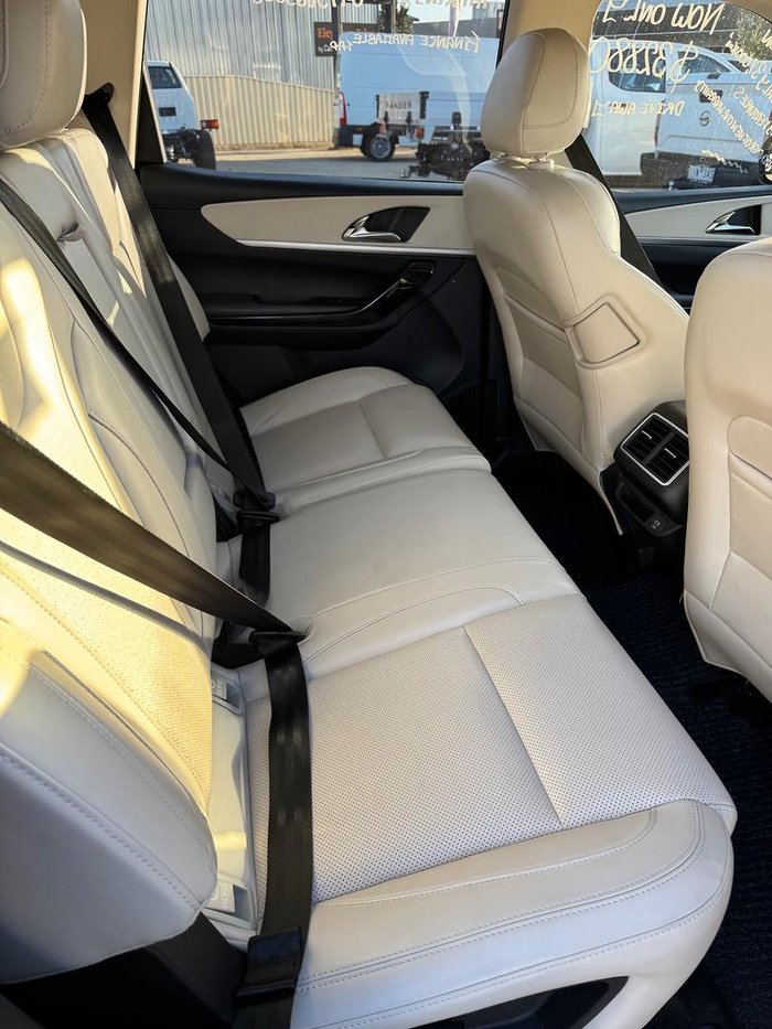 2023 Mahindra XUV700 AX7L Red Rage