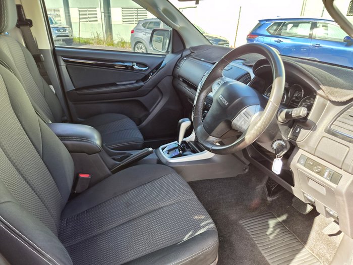 2020 Isuzu MU-X LS-M