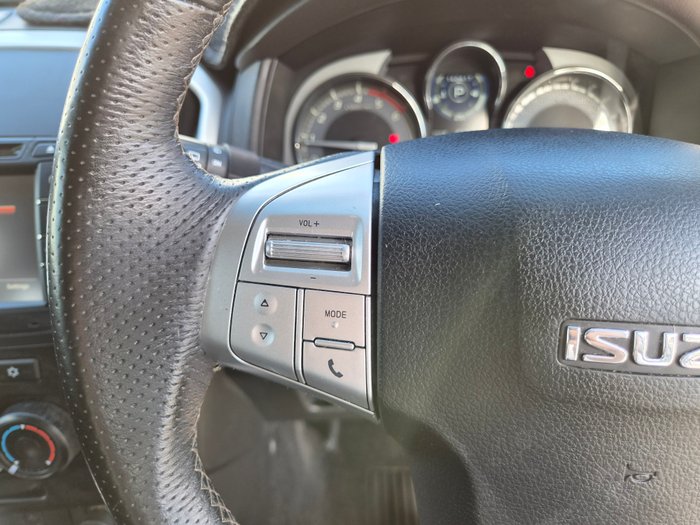 2020 Isuzu MU-X LS-M
