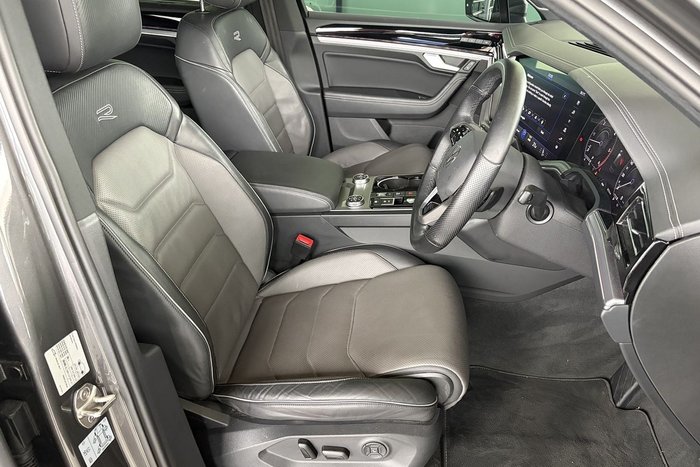 2022 Volkswagen Touareg 210TDI R-Line