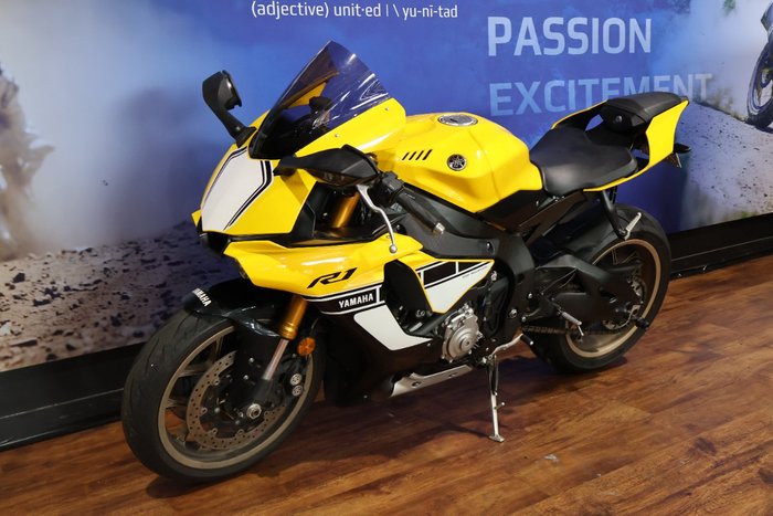 2016 Yamaha YZF-R1 Black