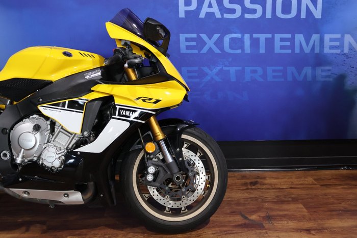2016 Yamaha YZF-R1 Black
