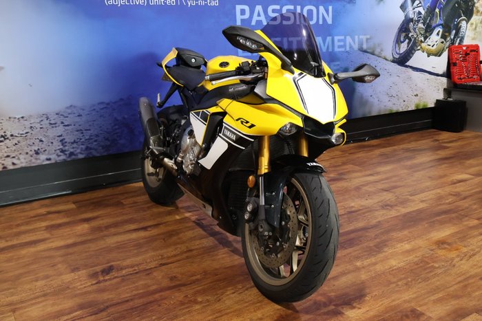 2016 Yamaha YZF-R1 Black
