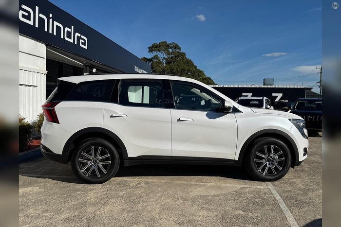 2025 Mahindra XUV700 AX7L