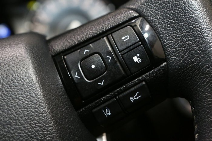 2023 Toyota Hilux SR5