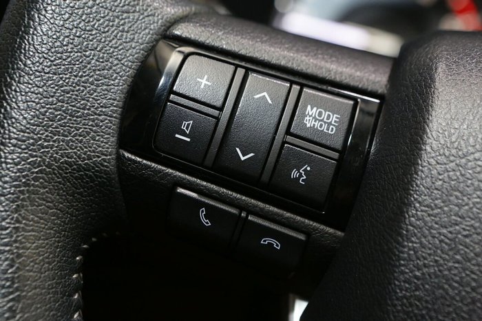 2023 Toyota Hilux SR5