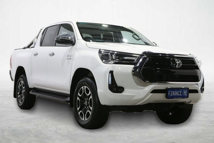 2023 Toyota Hilux SR5