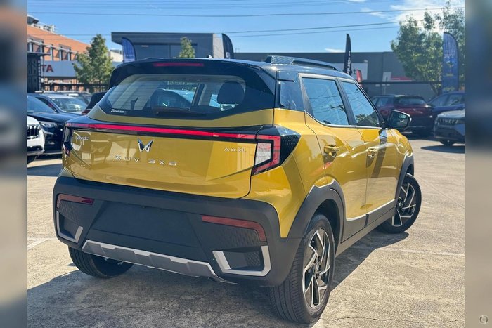 2025 Mahindra XUV3XO AX7L