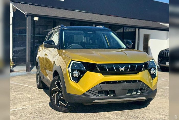 2025 Mahindra XUV3XO