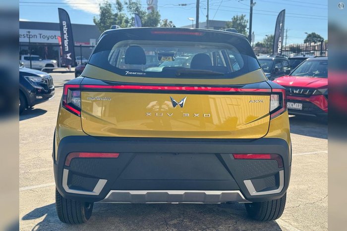 2025 Mahindra XUV3XO AX7L