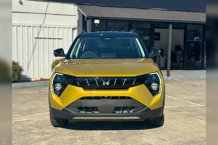 2025 Mahindra XUV3XO AX7L