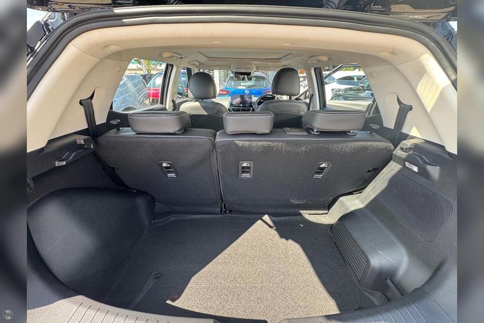 2025 Mahindra XUV3XO AX7L