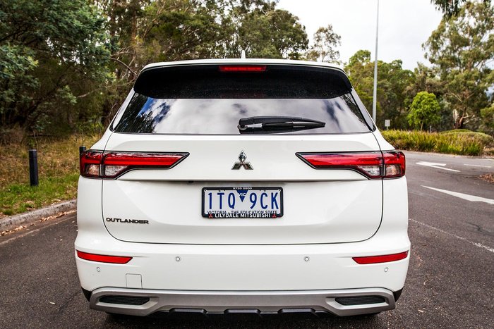 2021 Mitsubishi Outlander LS