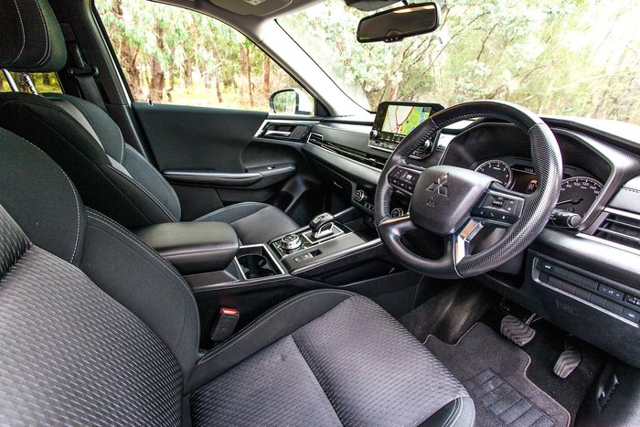 2021 Mitsubishi Outlander LS