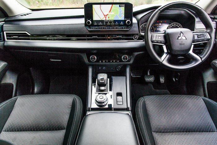 2021 Mitsubishi Outlander LS