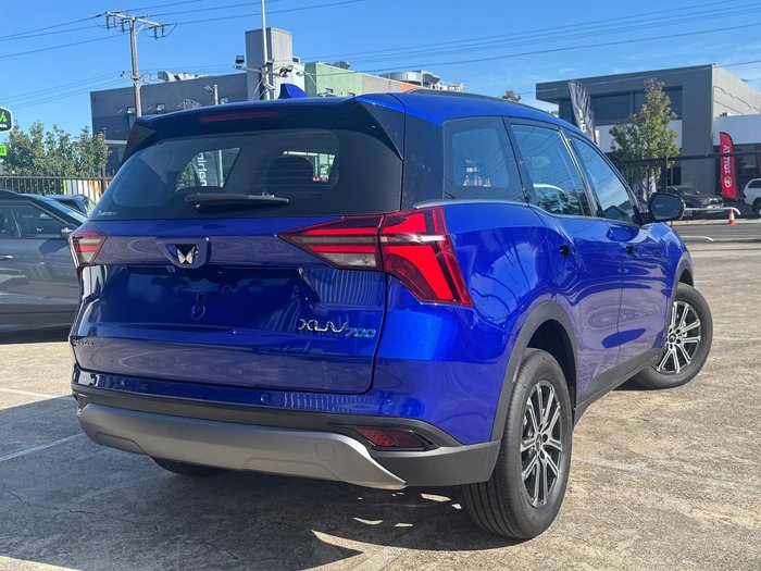 2025 Mahindra XUV700 AX7L