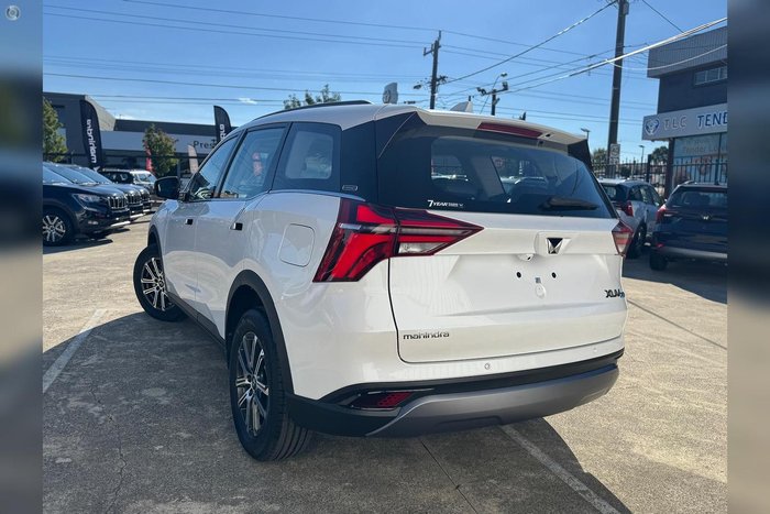 2025 Mahindra XUV700 AX7L