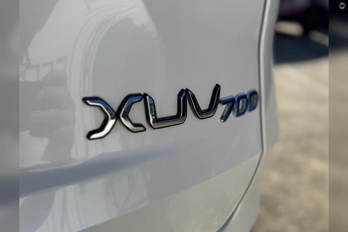 2025 Mahindra XUV700 AX7L