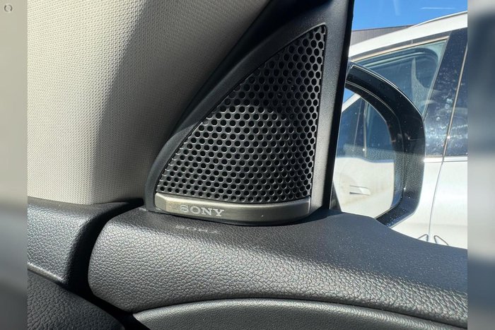 2025 Mahindra XUV700 AX7L