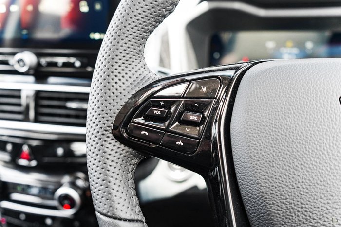 2025 Mahindra XUV3XO AX5L