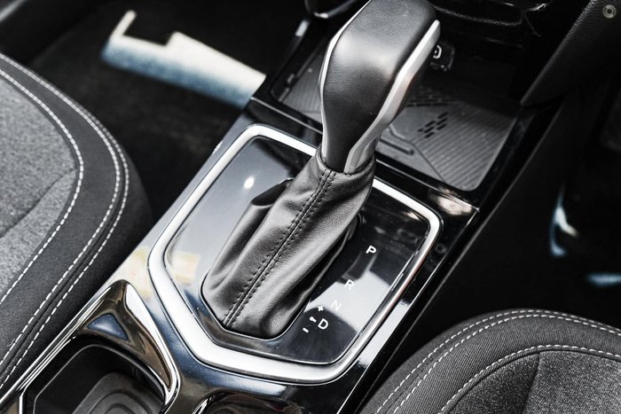 2025 Mahindra XUV3XO AX5L