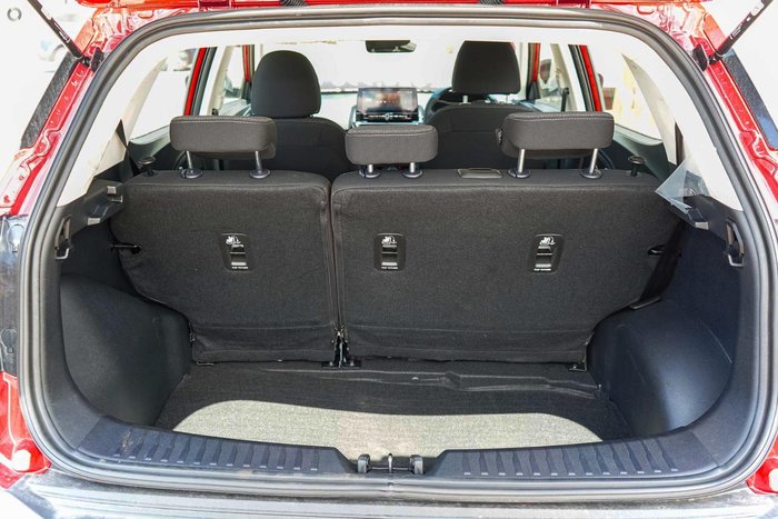 2025 Mahindra XUV3XO AX5L