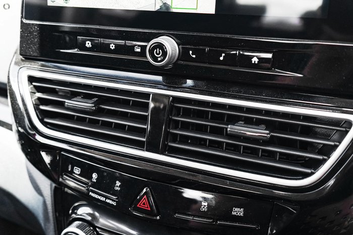 2025 Mahindra XUV3XO AX5L