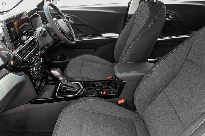 2025 Mahindra XUV3XO AX5L