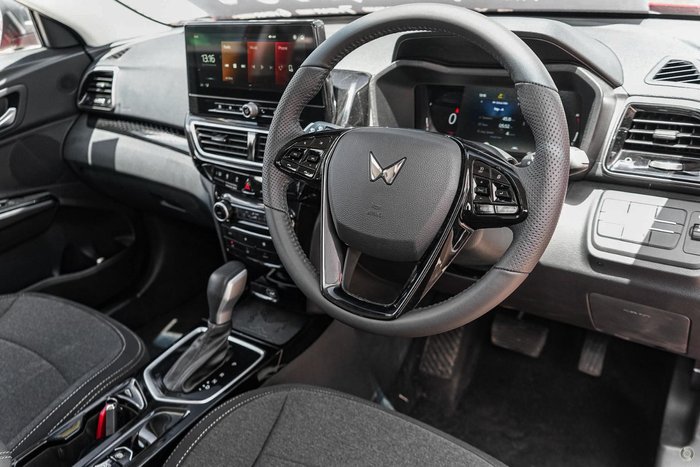 2025 Mahindra XUV3XO AX5L