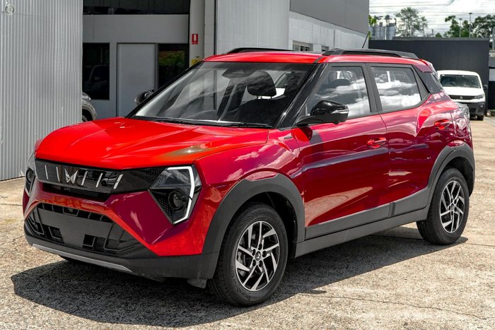 2025 Mahindra XUV3XO AX5L