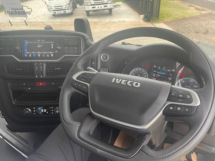 2024 Iveco S-Way AS700