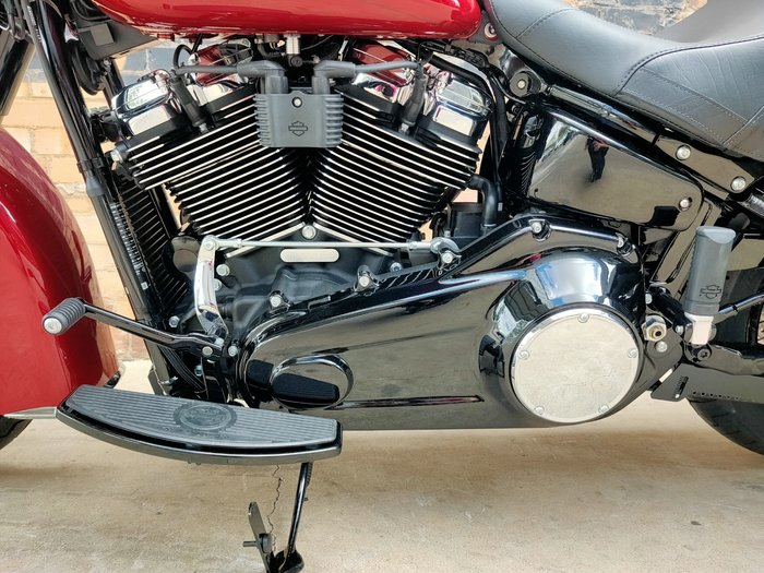 2026 HARLEY-DAVIDSON HERITAGE CLASSIC 117 (FLHC) ROAD BRILLIANT RED