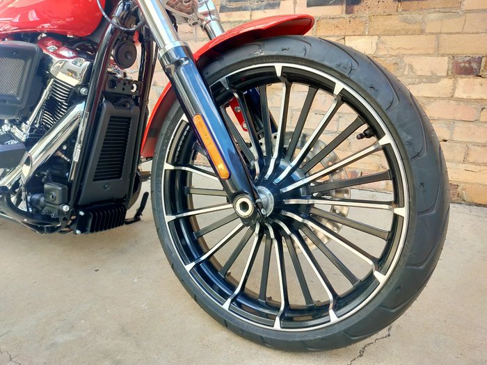 2026 HARLEY-DAVIDSON BREAKOUT 117 (FXBR) ROAD BLOOD ORANGE