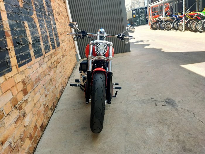 2026 HARLEY-DAVIDSON BREAKOUT 117 (FXBR) ROAD BLOOD ORANGE