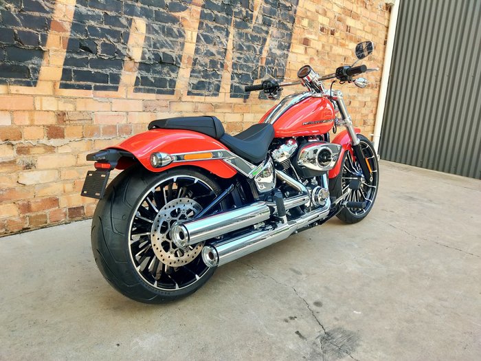 2026 HARLEY-DAVIDSON BREAKOUT 117 (FXBR) ROAD BLOOD ORANGE