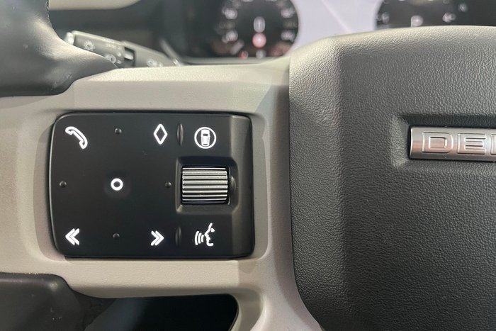 2023 Land Rover Defender 110 D300 X-Dynamic SE