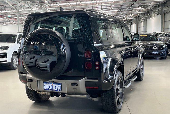 2023 Land Rover Defender 110 D300 X-Dynamic SE