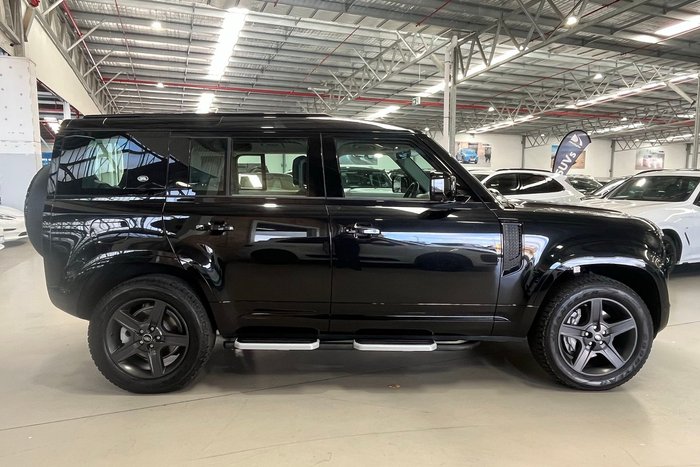 2023 Land Rover Defender 110 D300 X-Dynamic SE