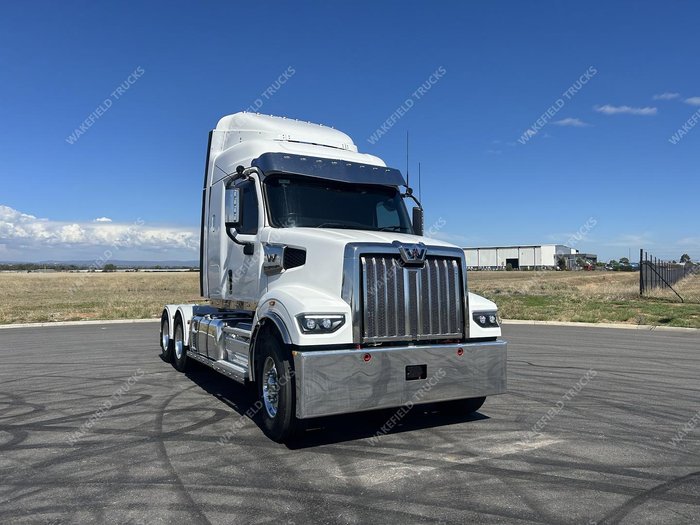 2023 Western Star 48X White