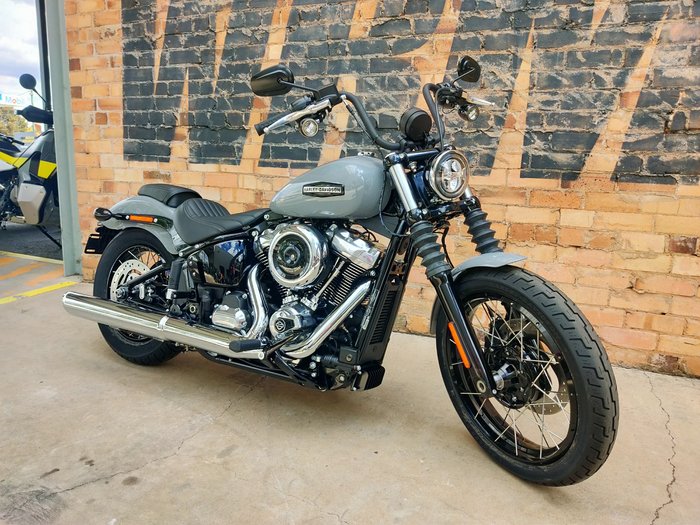 2026 HARLEY-DAVIDSON STREET BOB 117 (FXBB) ROAD DARK BILLARD GREY
