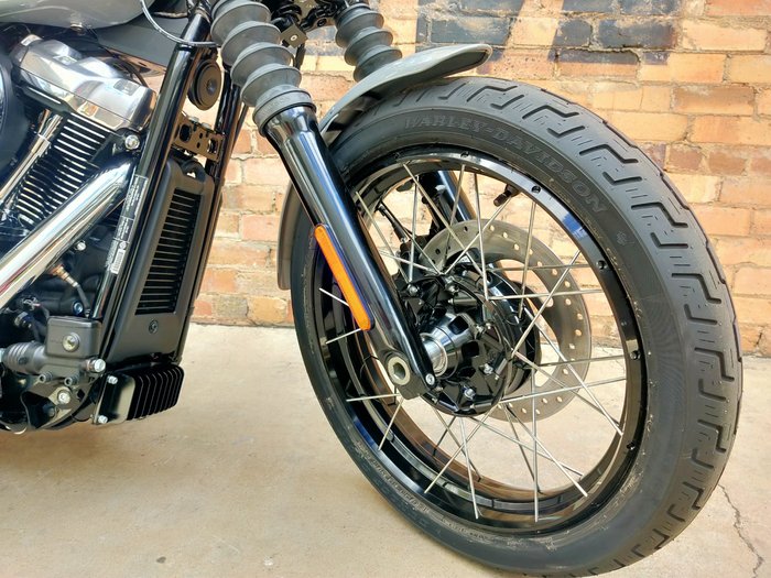 2026 HARLEY-DAVIDSON STREET BOB 117 (FXBB) ROAD DARK BILLARD GREY