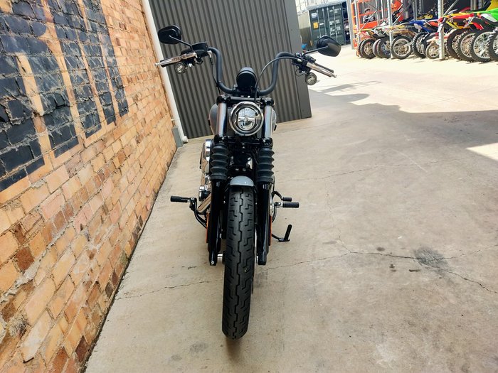 2026 HARLEY-DAVIDSON STREET BOB 117 (FXBB) ROAD DARK BILLARD GREY