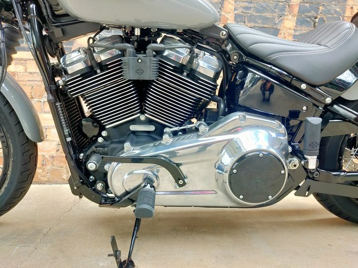 2026 HARLEY-DAVIDSON STREET BOB 117 (FXBB) ROAD DARK BILLARD GREY