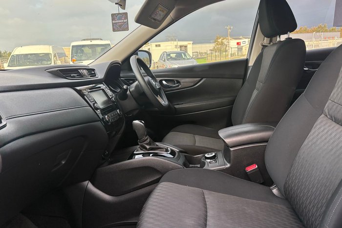 2022 Nissan X-TRAIL ST
