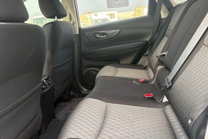 2022 Nissan X-TRAIL ST